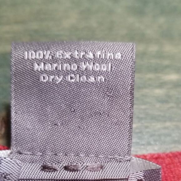 Red, V Neck, fine gage Ann Taylor Sweater - Picture 3 of 5